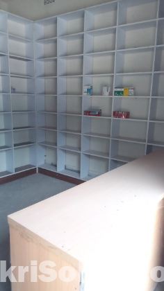 ওষুধের দোকান এর ফূল ডেকোরেশন